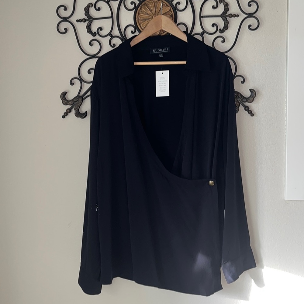 ELOQUII WRAP TOP SIZE 26 NWT BLACK *MISSING BUTTON